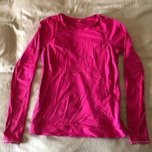 Lululemon pink pullover. Reflective detailing. Size 6.